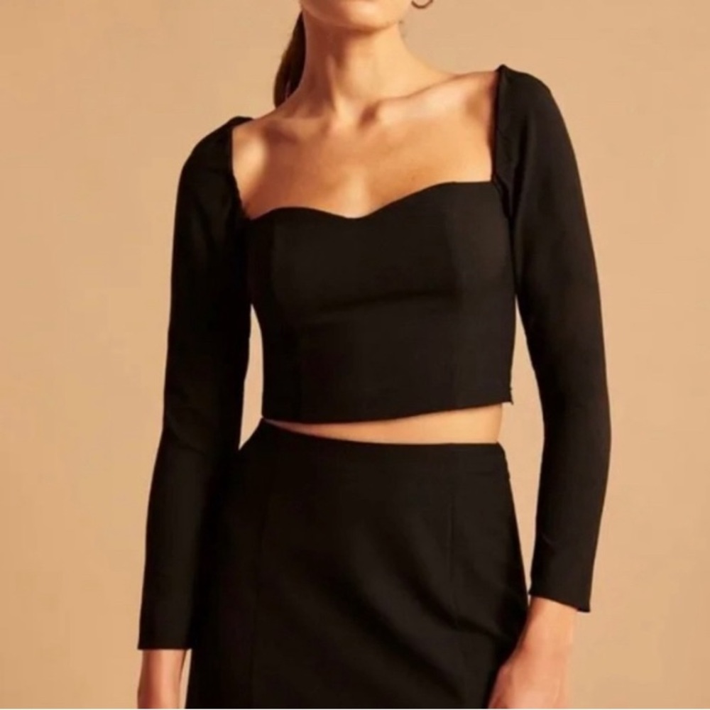 Abercrombie & Fitch Black Portrait Ling Sleeve Crop Top